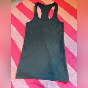 Lululemon running top